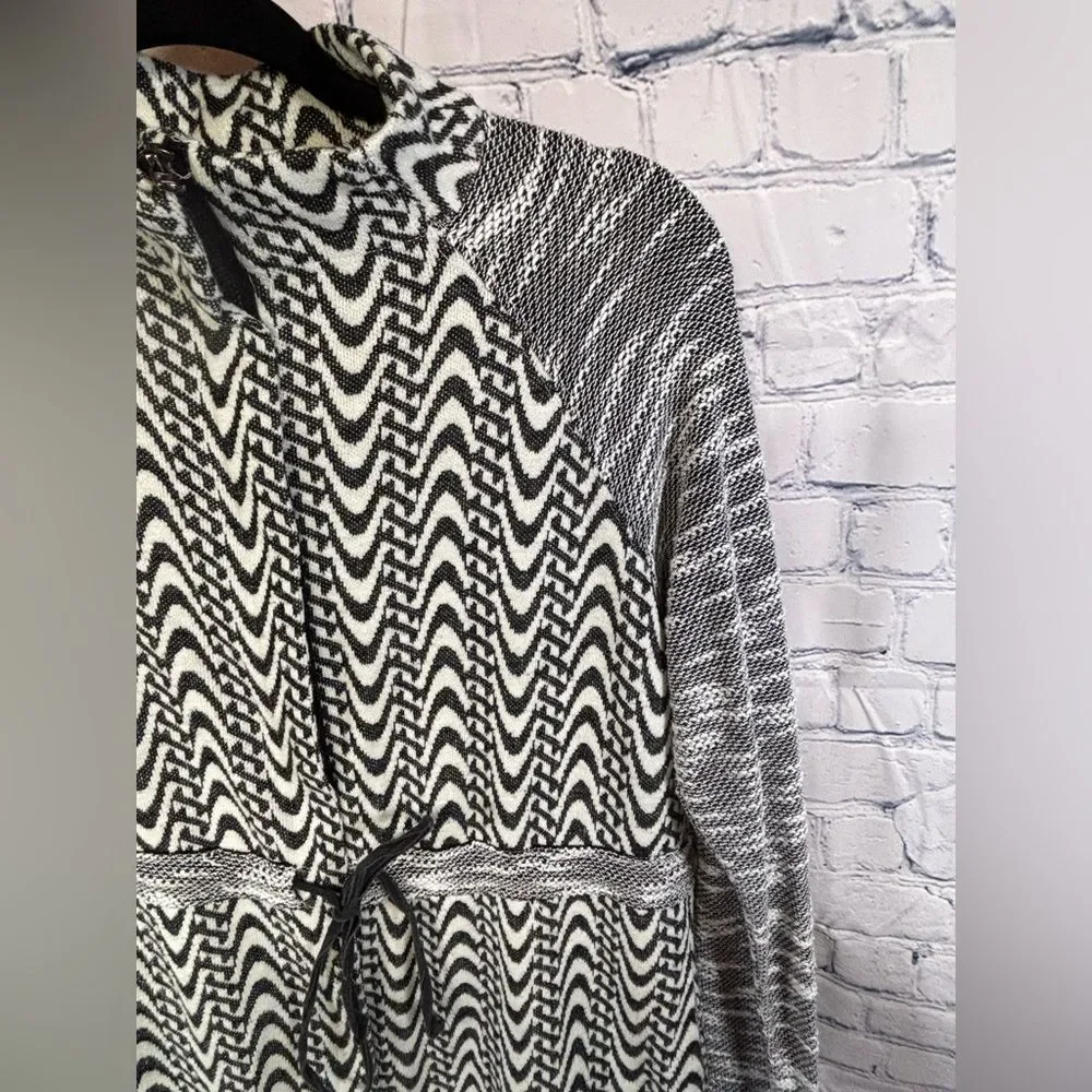 Skies are Blue Black White Boho Geo Zip Front Tie Waist Jacket Cardigan Size S